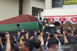 Bahar Smith divonis enam bulan 15 hari penjara karena hoaks