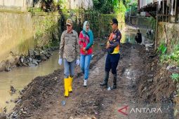 Dinas PUPR minta warga tidak membangun di bantaran sungai