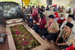Forum mahasiswa Cipayung Plus ziarah ke makam Bung Karno di Blitar