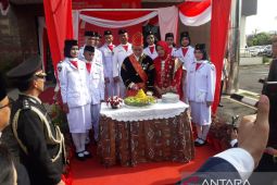 Anggota Paskibra KJRI Kuching dapat beasiswa belajar