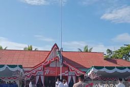 Tahun ini Rajili siswa di Sambas yang beraksi panjat tiang bendera