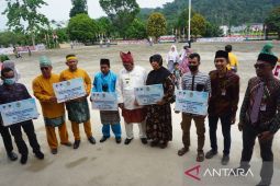 Pemkab KKU beri santunan biaya berobat pada warganya