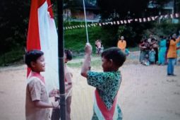 Gempita-FKIK Unja rayakan Hari Kemerdekaan bersama Suku Anak Dalam