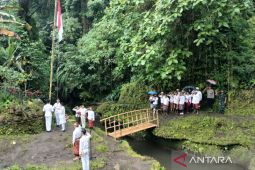 Upacara HUT ke-77 Kemerdekaan RI di Ubud-Bali diadakan di titik temu dua Sungai Oss