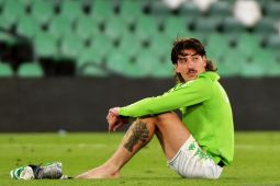 Butuh bek kanan, Barcelona ingin pulangkan Hector Bellerin