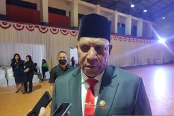 Paulus Waterpauw minta masyarakat terima keputusan Mendagri