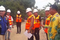 Bupati Tabalong tinjau pekerjaan jalan Hikun - Muara Uya