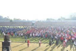 Ribuan ASN Sulbar gotong royong benahi Stadion Manakarra Mamuju