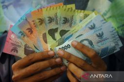 Kurs rupiah awal pekan melemah