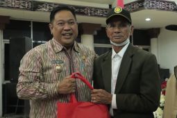 Bupati Dairi berikan tali asih bagi ahli waris pejuang dan veteran