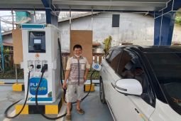 Warga Singkawang pakai kendaraan listrik biaya operasional lebih murah