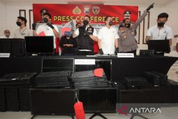 Polisi ungkap sindikat judi online di Surabaya