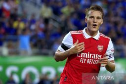 Ian Wright: Odegaard pemain terbaik Meriam London musim ini