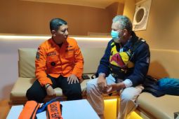 Tim SAR selamatkan warga Australia hanyut di laut