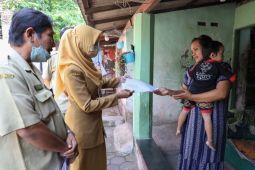 Dispendukcapil Kediri "jemput bola" antarkan akta kematian