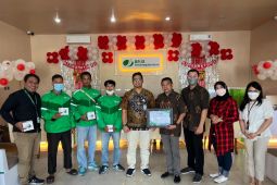 Lindungi 120 Mitra Grab di Pangkalpinang, BB Bakery Serahkan Dana Perlindungan Pekerja ke BPJS Ketenagakerjaan