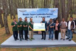 Bank Mandiri Taspen serahkan CSR kepada Pemkab Tapanuli Utara untuk renovasi fasilitas UMKM