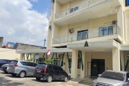 Tim penyidik KPK geledah ruang dekanat Fakultas Kedokteran Unila