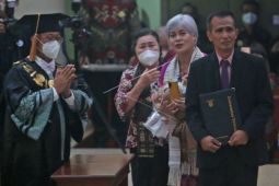 Suasana wisuda alm Brigadir J