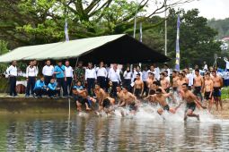 Lantamal Ambon gelar renang estafet untuk uji fisik prajurit, meriahkan bulan trisila