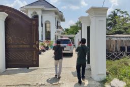 KPK kemarin geledah dua unit rumah Rektor Unila