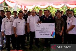 PLN bantu mesin kepada kelompok petani kakao Jembrana