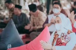 Bupati Karawang imbau orang tua penuhi hak-hak  anak