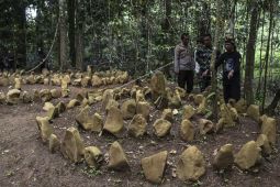 Batu membentuk lingkaran ditemukan di Tasikmalaya