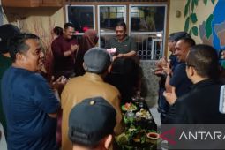 Dapat kejutan, mata Sekda Tapsel berkaca-kaca