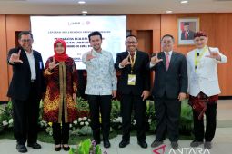 Wagub Emil Dardak kembali bertugas setelah berduka