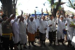 Pemkot Denpasar lepas burung tandai "Segara Kerthi"