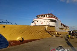 KM Glory Marry berhasil ditarik ke laut