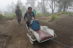 Manusia-manusia troli Gunung Ijen Banyuwangi