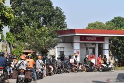 Luhut: Pemda harus ikut sosialisasikan kenaikan harga BBM