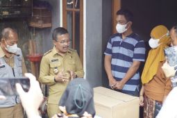 Pemkot Batu serahkan bantuan usaha untuk KPM