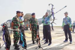 Ikuti turnamen Piala Pangkoarmada I, Danpuspenerbal lepas kontingen atlet panahan