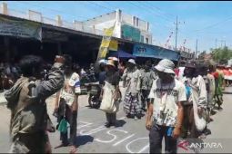 Rombongan pemulung pun ikut Karnaval di Bondowoso