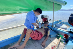 Mantri Uyon dan pelayanan kesehatan ala Ponelo Kepulauan