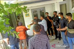 Tersangka peragakan 27 adegan reka ulang pembunuhan guru TK
