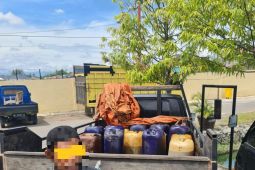 Polisi amankan Mobil pick-up tangki modifikasi cadangan BBM