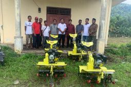 Empat kelompok tani di Abdya terima bantuan Cultivator