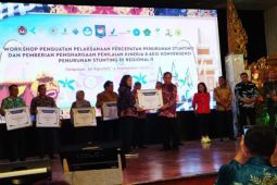 Parigi Moutong  terima penghargaan penanganan stunting