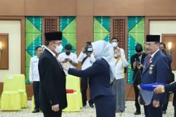 600 ASN Pemprov Kalsel terima Satyalancana Karya Satya 2022