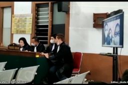 Ade Yasin surati majelis hakim karena tidak pernah dihadirkan secara tatap muka
