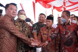 Waka DPRD Pinto Jayanegara sambut baik pembangunan jalan khusus batubara.