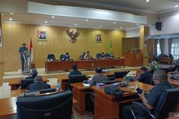 Wali dan wawali sampaikan raperda APBD perubahan ke DPRD