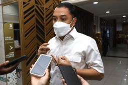 Pemkot Surabaya gencarkan patroli cegah PKL jualan di atas saluran air