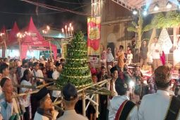 Gaya silaturahim warga Pekalongan di Festival Bubur Suro