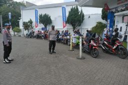 Pascakenaikan BBM, Polres Jember siagakan ratusan personel di SPBU