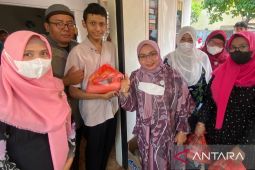 PKK Kota Bekasi berikan santunan anak yatim dan disabilitas